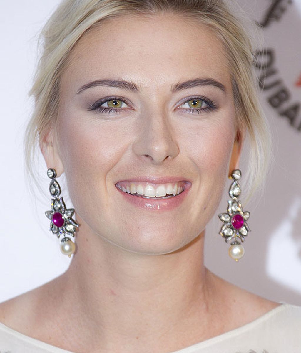 Tenistas de día y glamurosas de noche