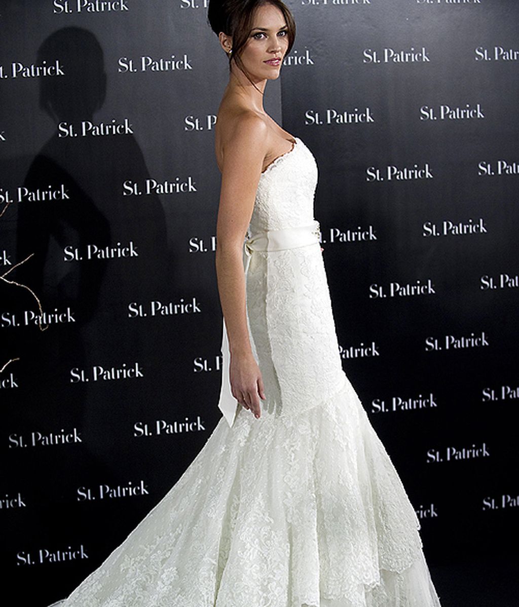 Helen Lindes, vestida de novia en el momento más feliz de su vida