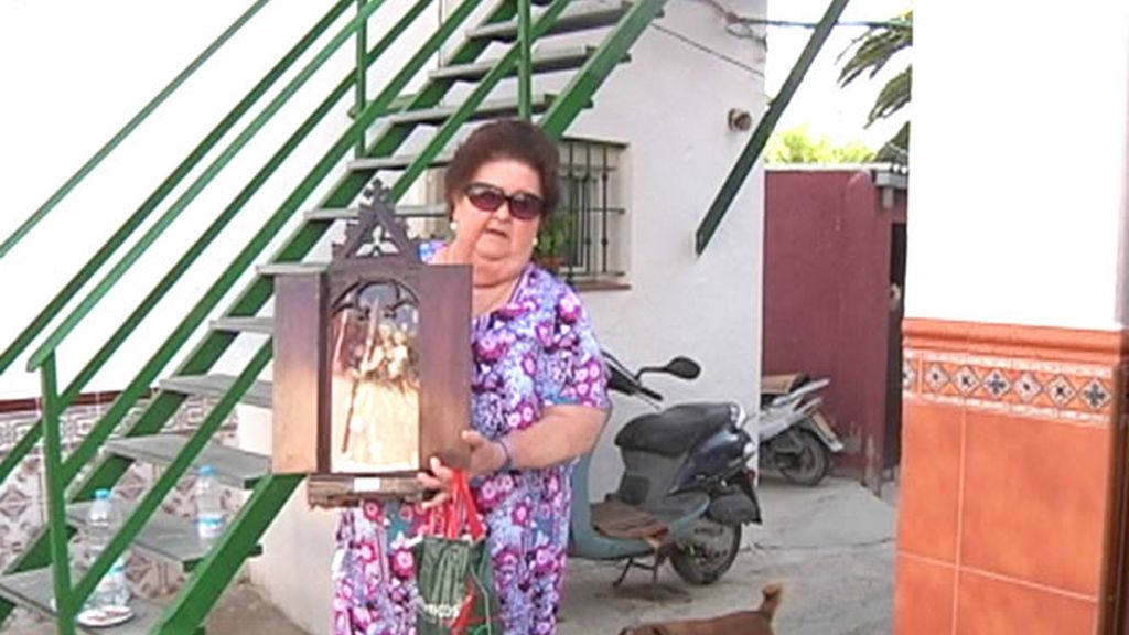 Paseando una imagen de la virgen