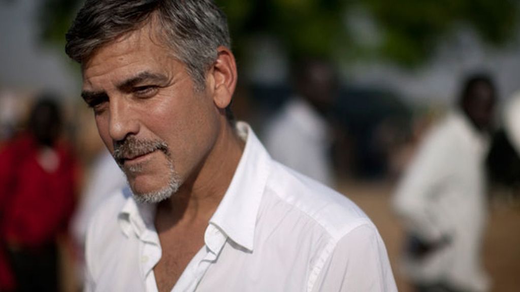 La nueva 'Gossip girl', Elizabeth Hurley, contra el cáncer de mama