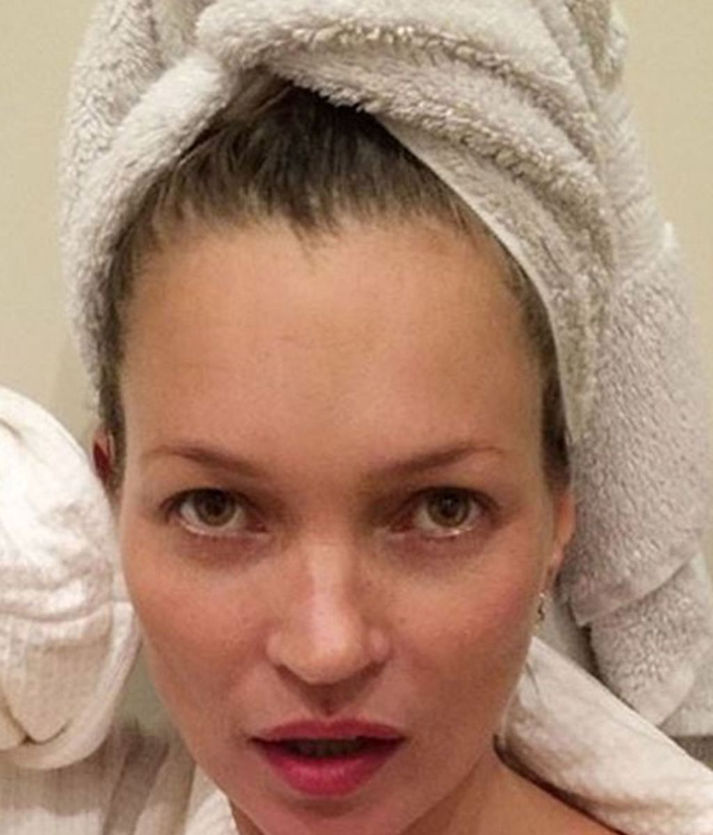 Mario Testino y la elegancia de la toalla en la cabeza