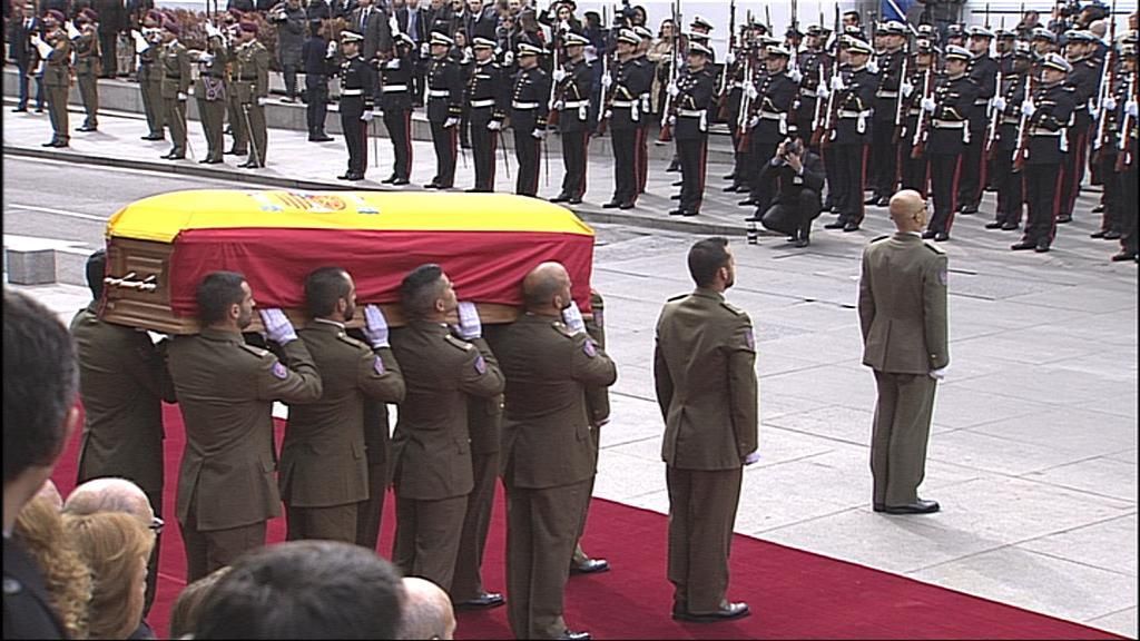 Despedida a Suárez entre honores militares