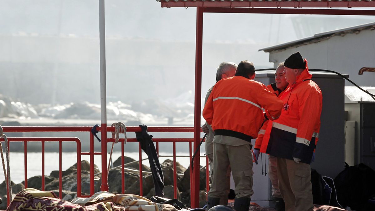 Aumentan a 24 los inmigrantes muertos tras hundirse un barco cerca de Estambul
