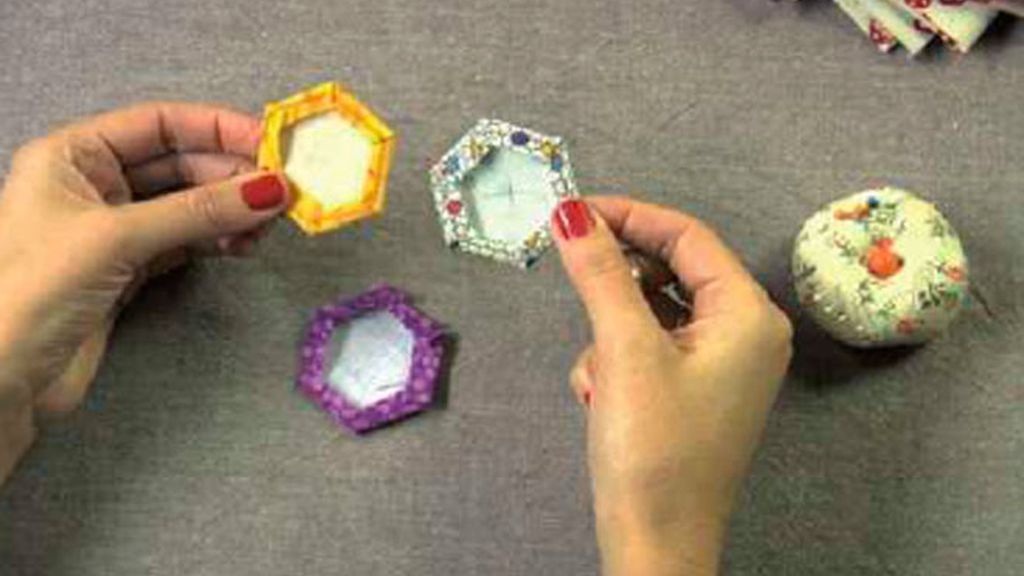 Tricotosas 19: Diadema Jardín de la abuela