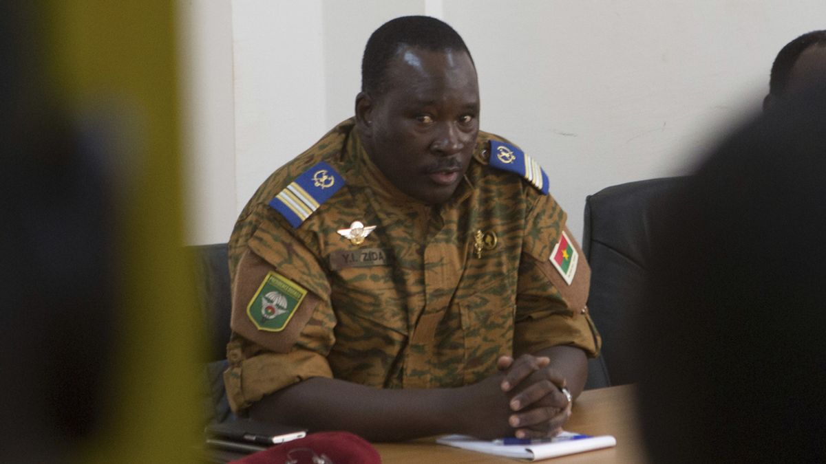El presidente en funciones de Burkina Faso, Isaac Yacouba Zida