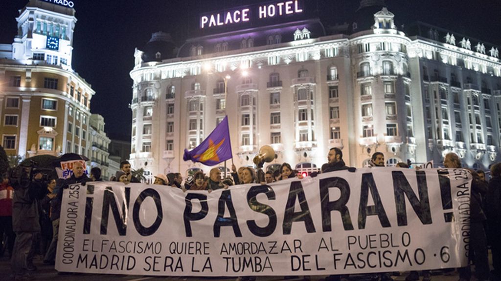 Graves disturbios tras la pacífica protesta contra la 'ley mordaza' en Madrid