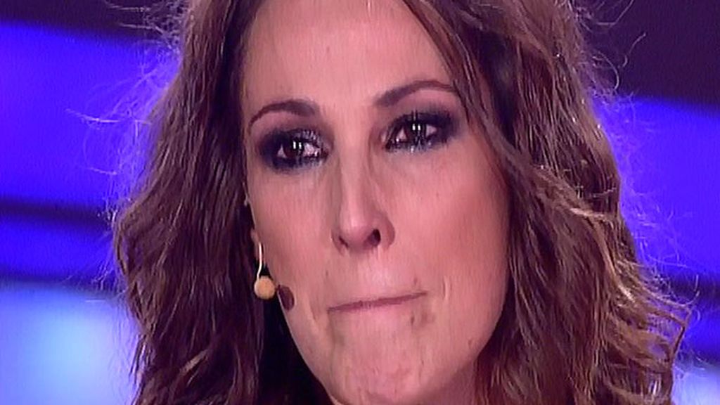 Malú, con mucha congoja, decide salvar a Iolanda