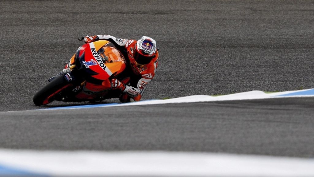 Casey Stoner, pasando por el 'sacacorchos invertido' de Estoril