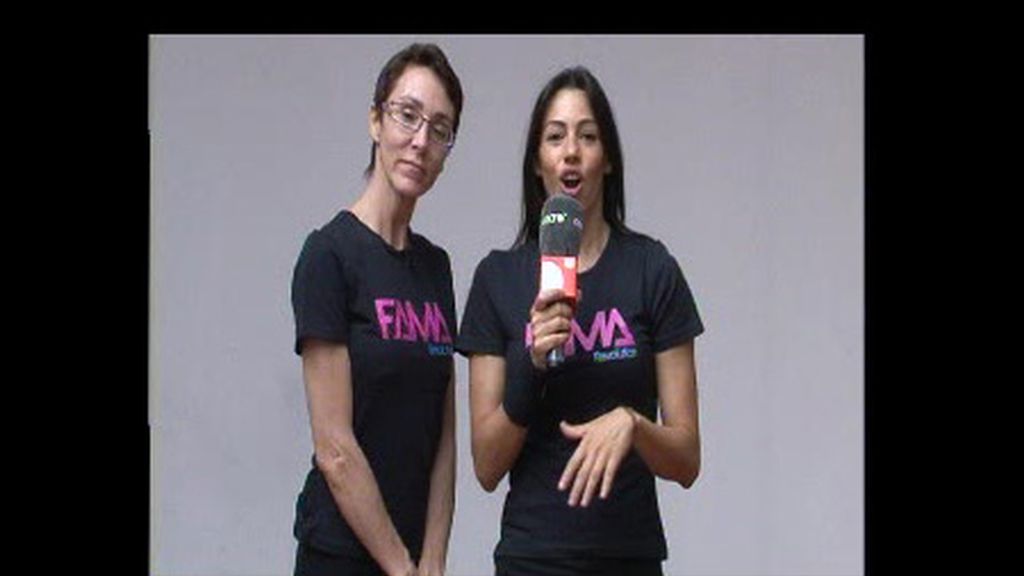 Lola y Marbelys ensayando la coreo del flash mob para Kylie