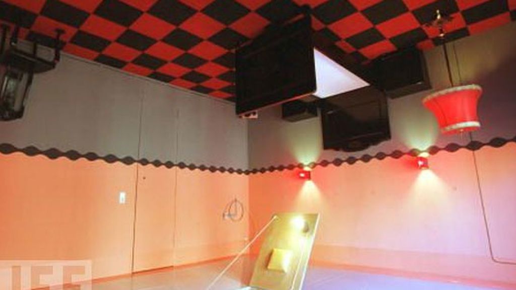 The Upside-Down Room (Berlín)