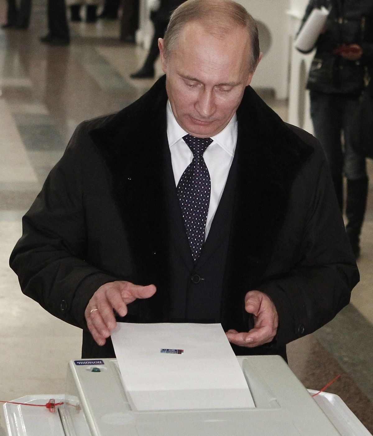 Putin acude a votar en las elecciones a la Duma rusa