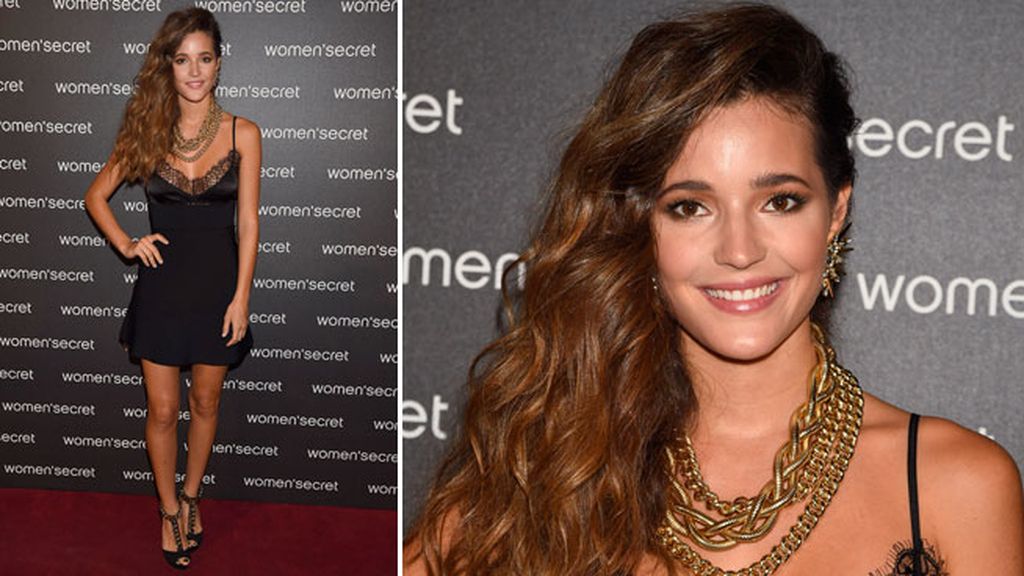 Flecos rojos y stilettos negros: Elsa Pataky, toda una 'Dark Seduction' en Madrid