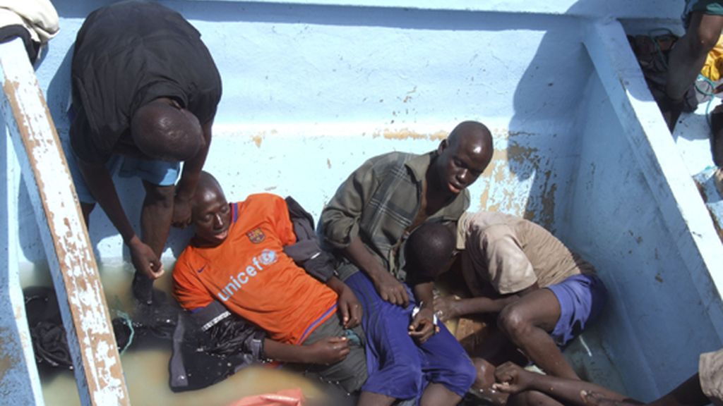 Llegada de un cayuco a La Gomera