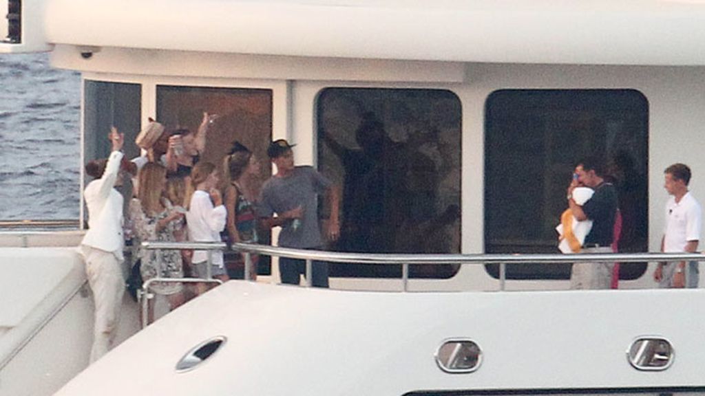 Celebró una fiesta en yate con sus amigos