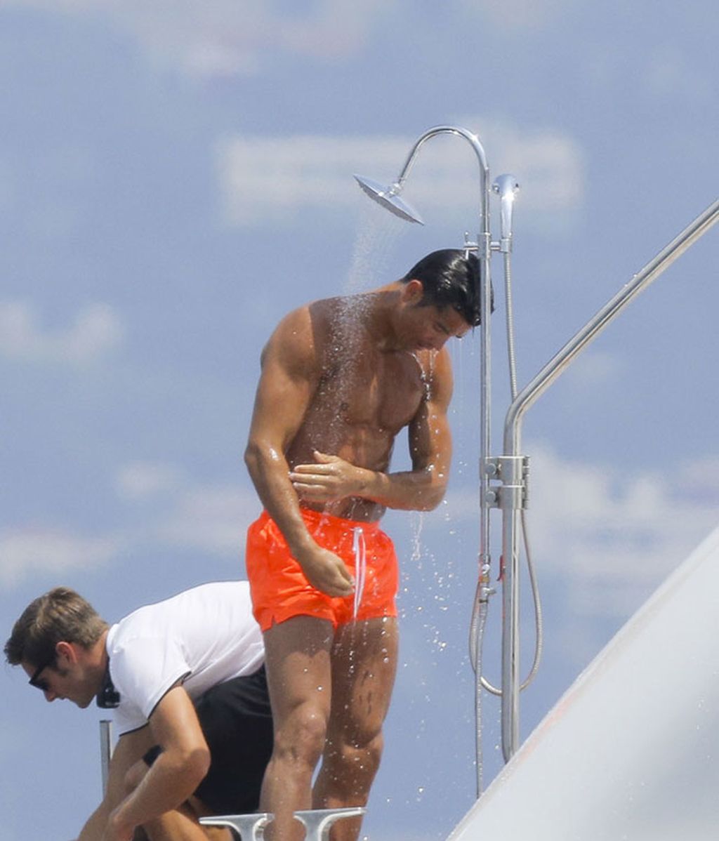 Cristiano Ronaldo se divierte con sus amigos en Saint Tropez