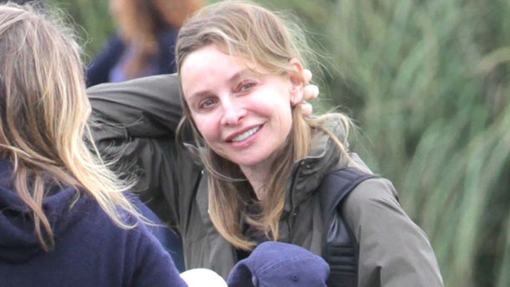 Calista adoptó al pequeño Liam en 2001; la actriz comenzó con Ford en 2004