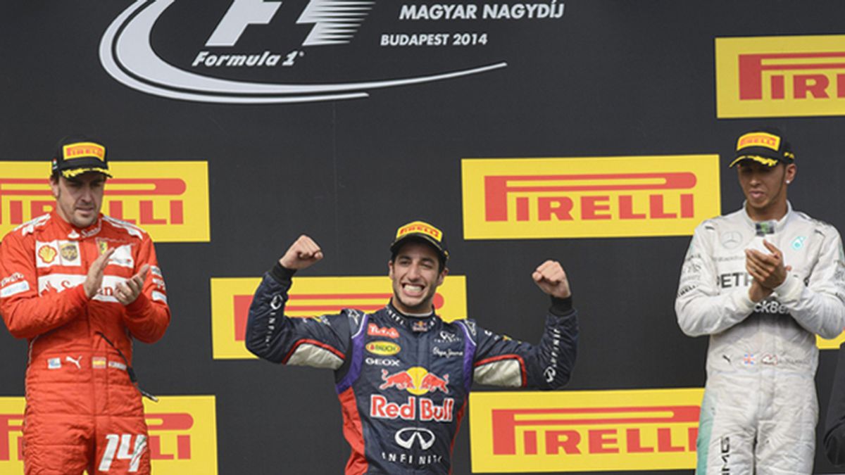 Ricciardo vence en Hungría y Alonso suma un gran segundo puesto