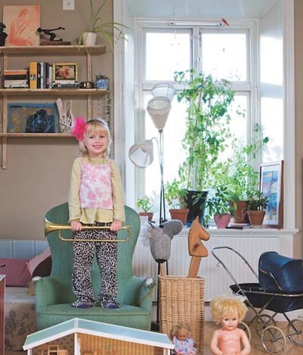 Niños de todo el mundo con sus juguetes