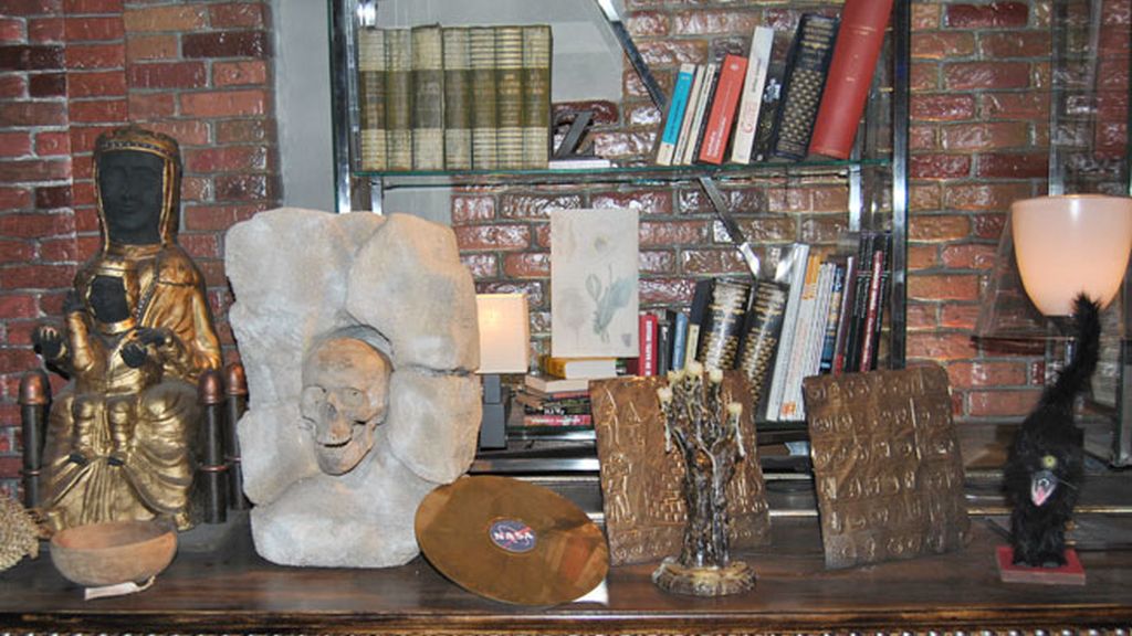 El plató de ‘Cuarto Milenio’: una biblioteca sin fin