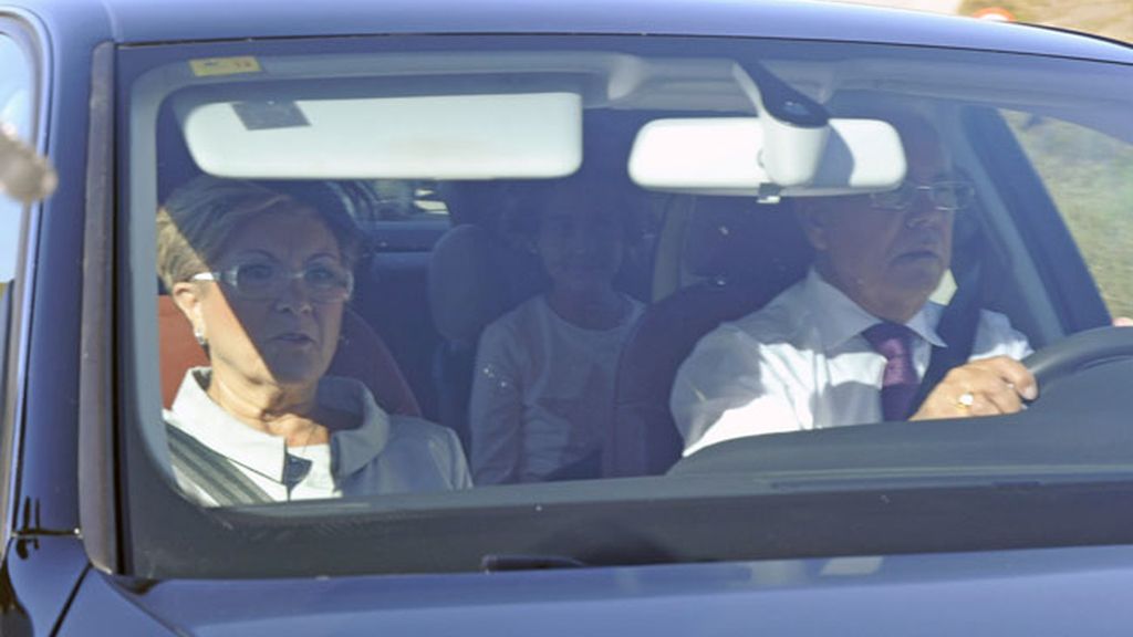 Primeras imágenes de la familia Janeiro-Campanario en la boda de Víctor y Beatriz Trapote