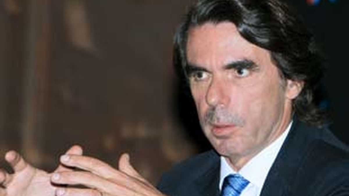 Aznar critica la gestión del gobierno de Zapatero. Vídeo:Informativos Telecinco