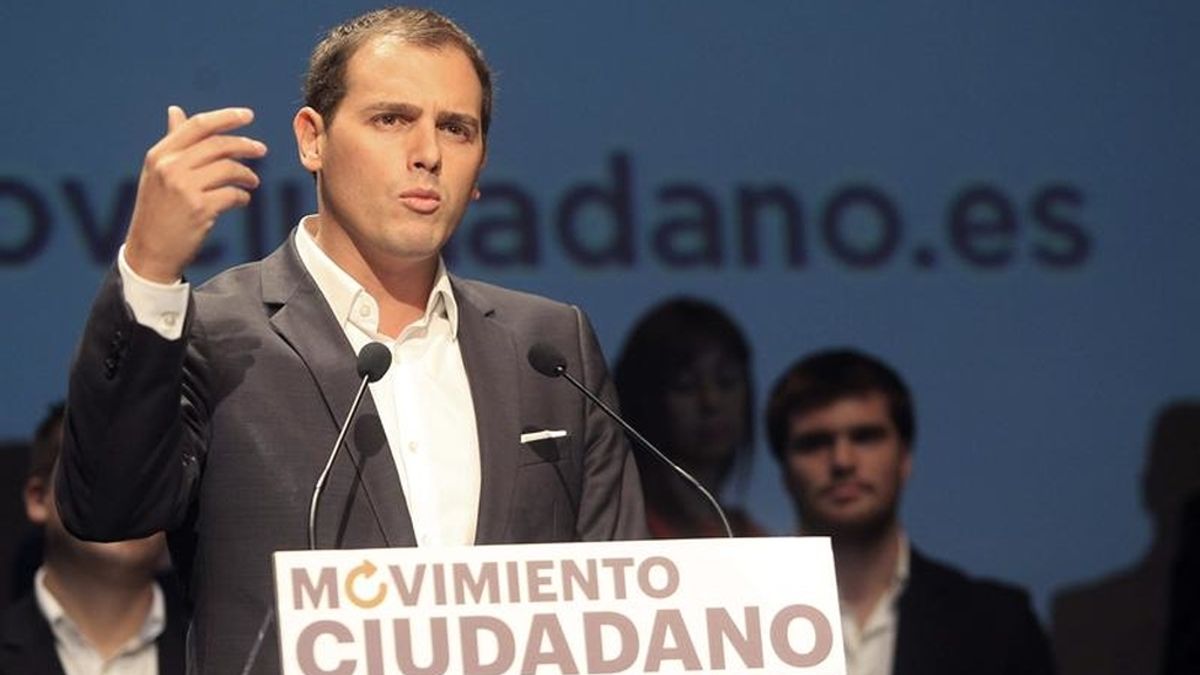 El 'Movimiento Ciudadano' de Albert Rivera irá a las urnas si Gobierno y oposición siguen "sin hacer nada"