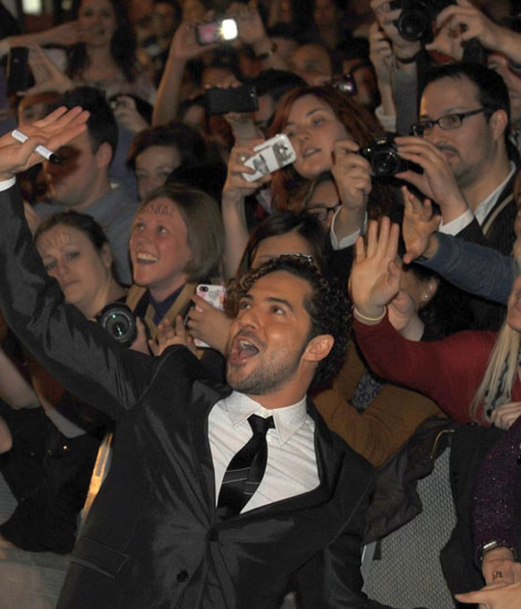 David Bisbal se rodeó de sus fans
