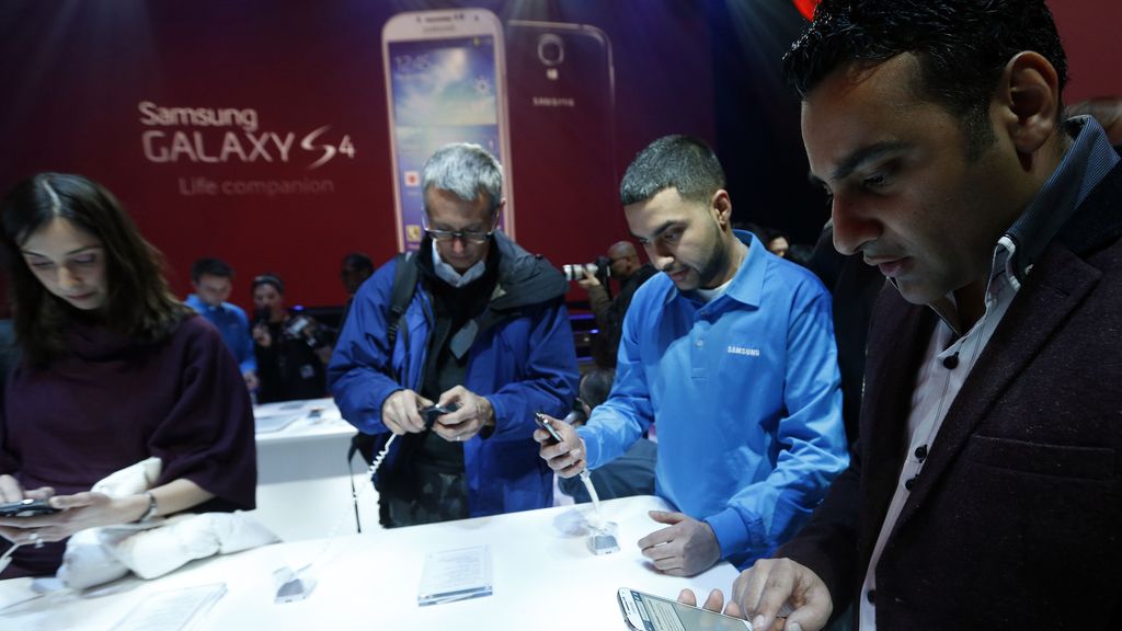 Todo lo que puedes hacer con tu Samsung Galaxy S IV con solo mirarlo