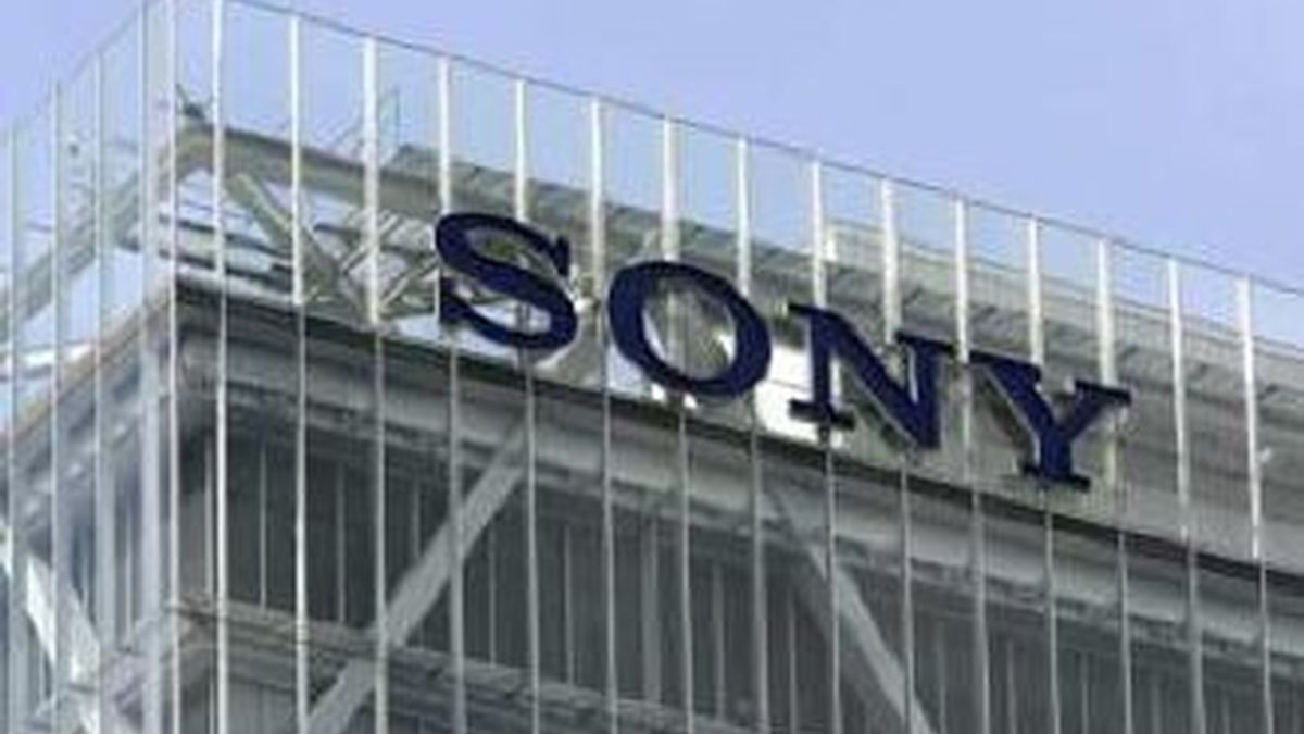 Sony vuelve a sufrir un nuevo ataque hacker. La compañía ha bloqueado 93.000 cuenta de usuarios de las plataformas de entretenimiento online.