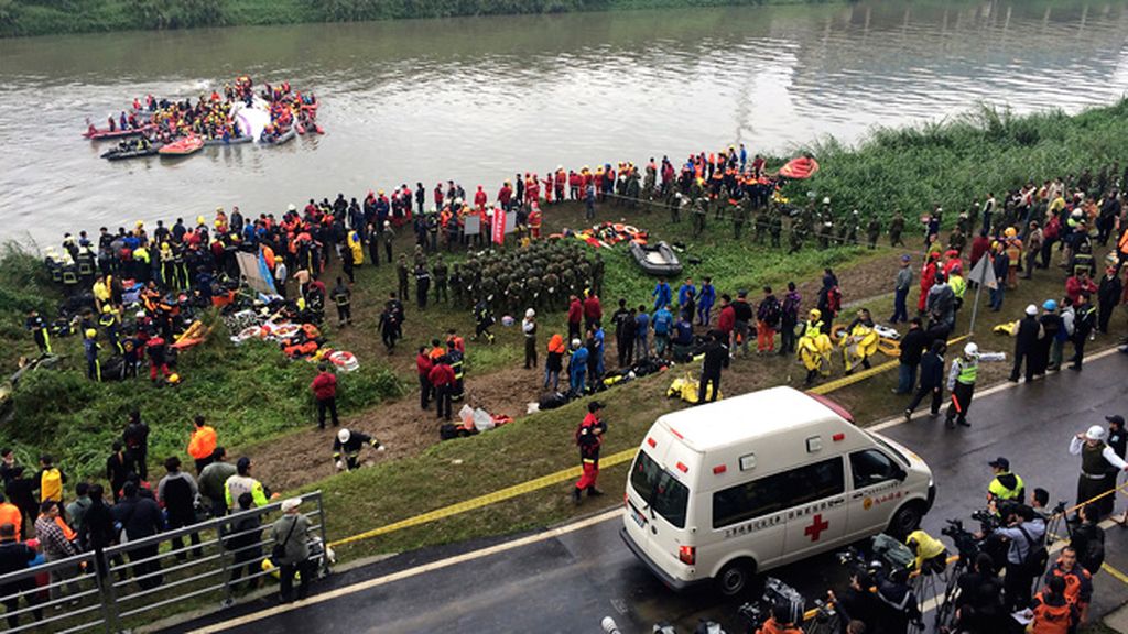 El avión se ha estrellado al poco de despegar