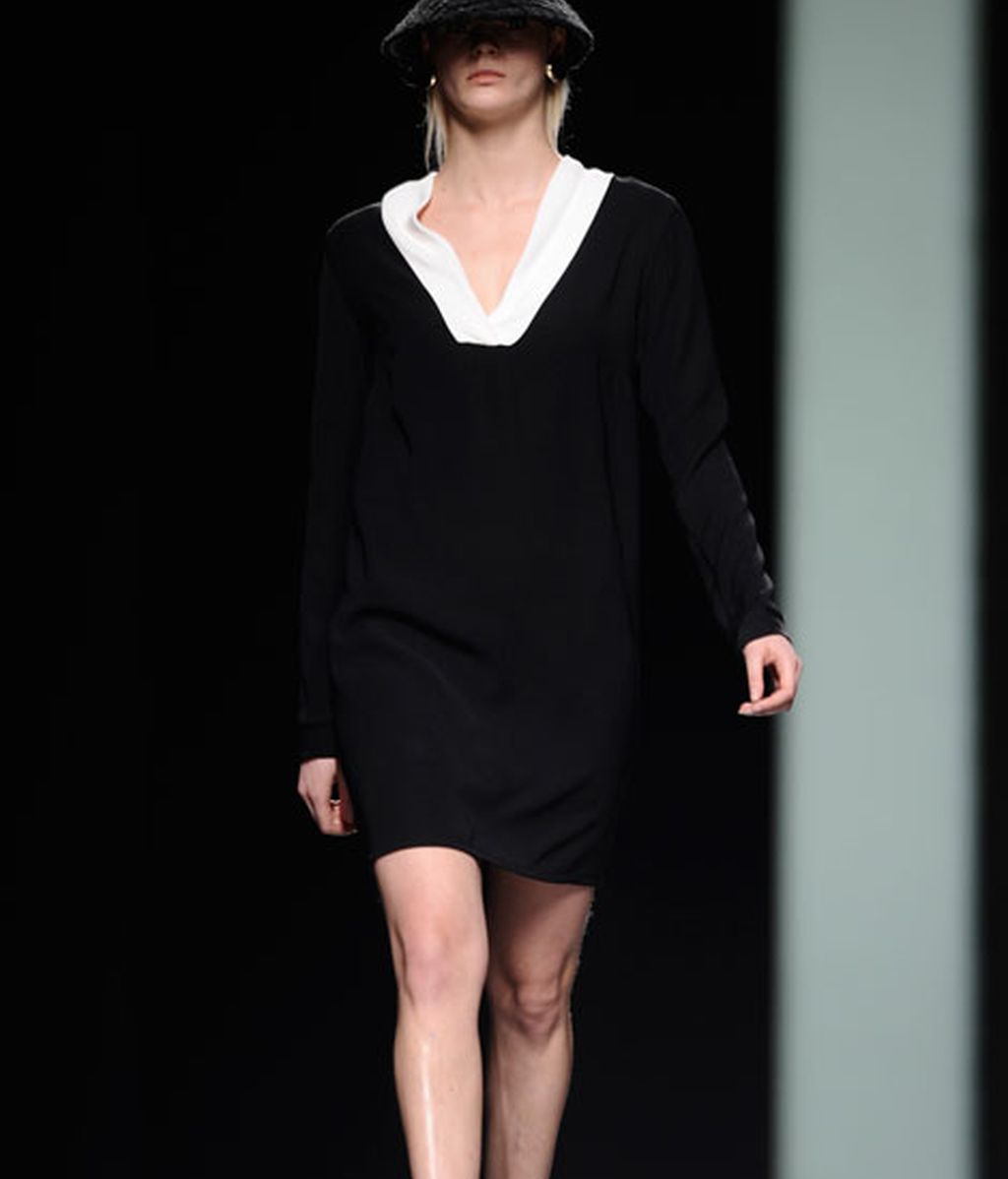 Moisés Nieto: geometría monocromática