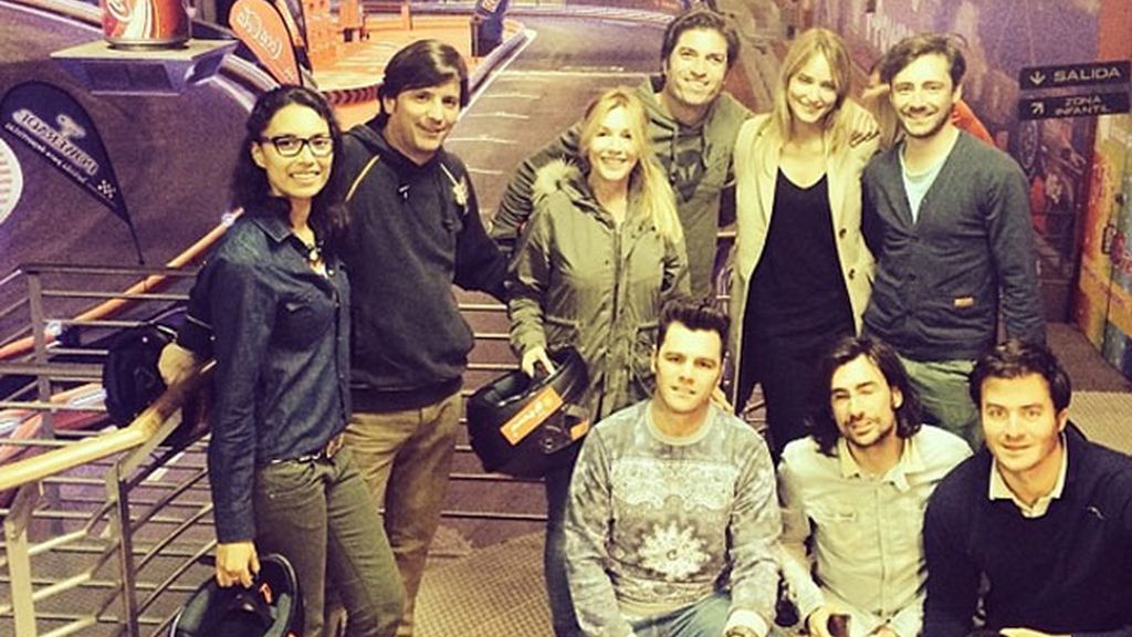Tras la bronca, 'buen rollo': Fonsi Nieto y Alba Carrillo, una tarde juntos es los karts