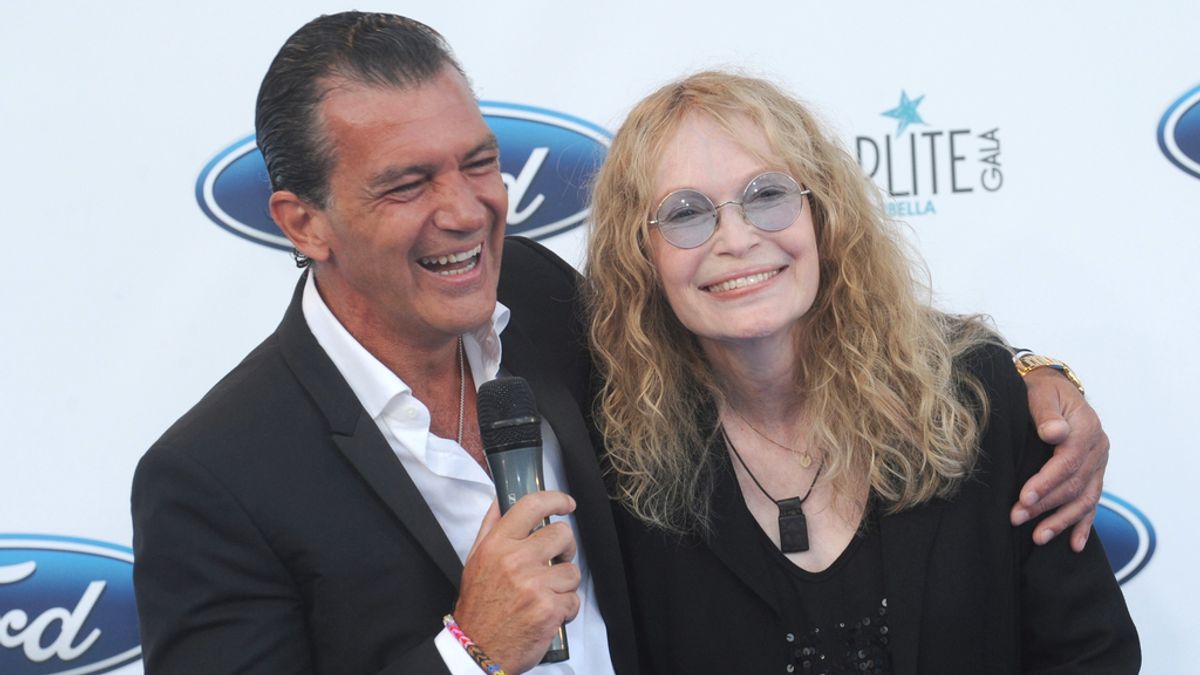 Antonio Banderas y Mia Farrow en la gala Starlite