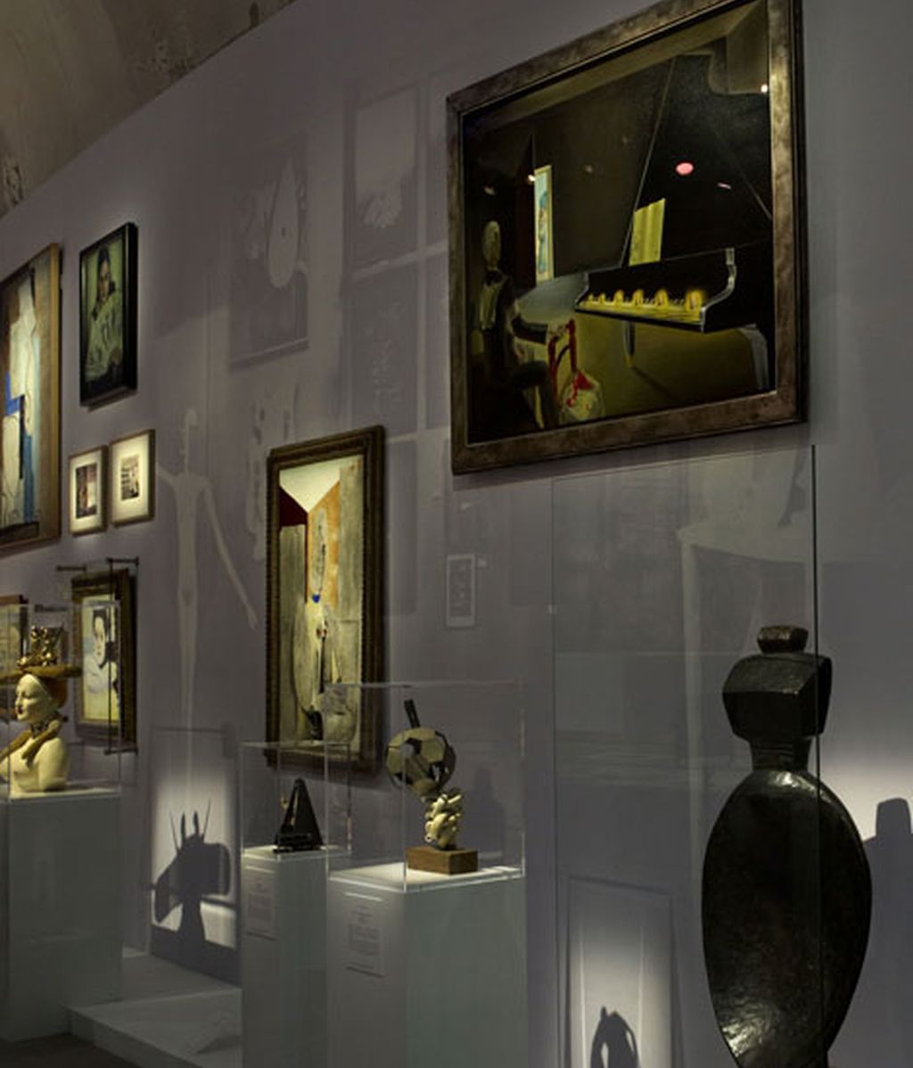 Algunos cuadros de la exposición 'Miss Dior'