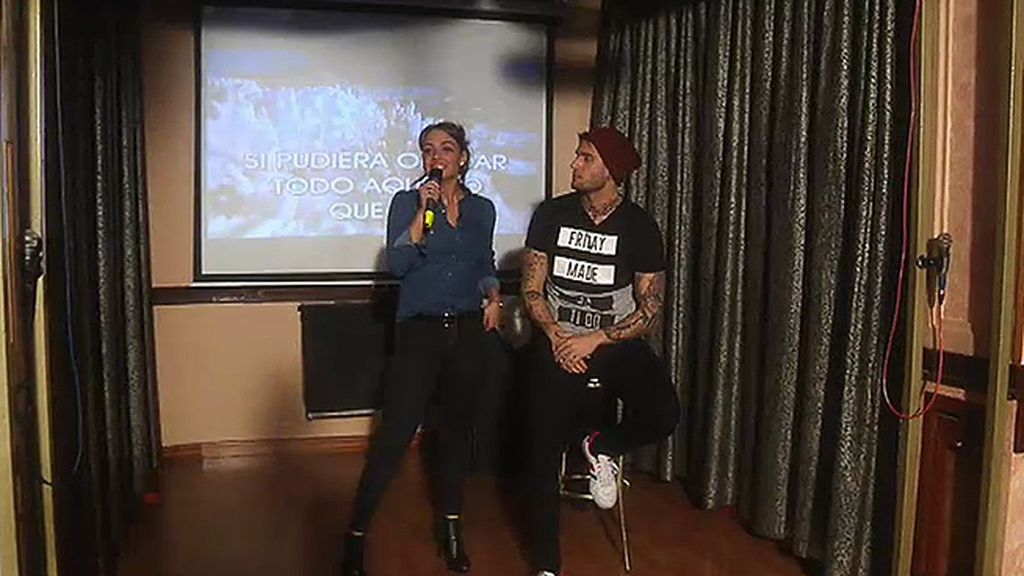 Iris, Laura, Paula y Diolinda se ven las caras en un karaoke