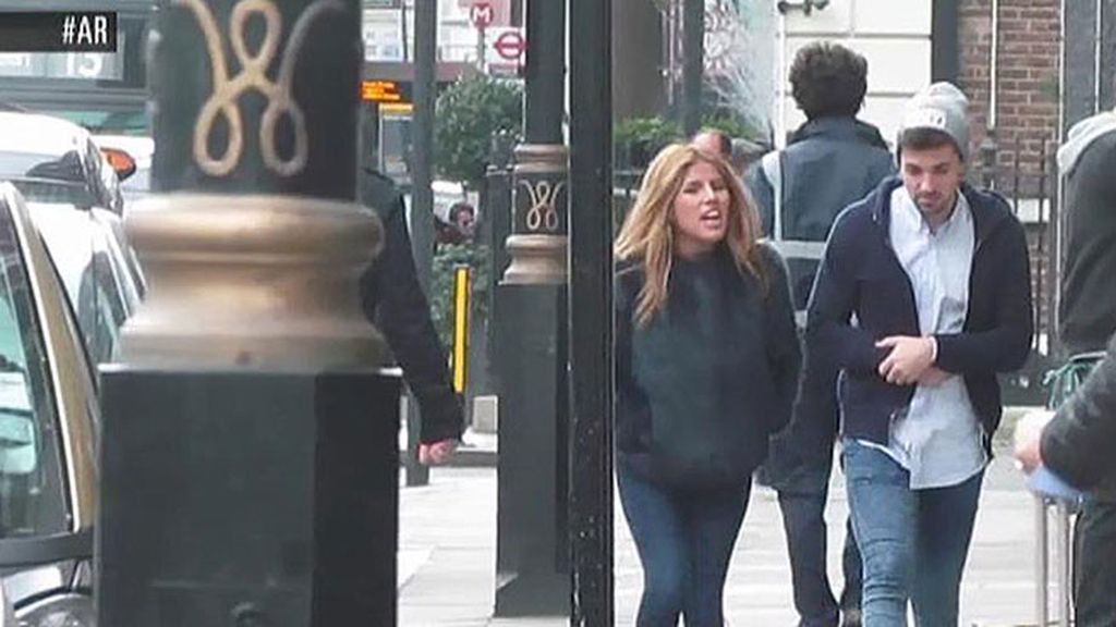 Chabelita y su chico pasearon por la capital británica sin el pequeño Alberto