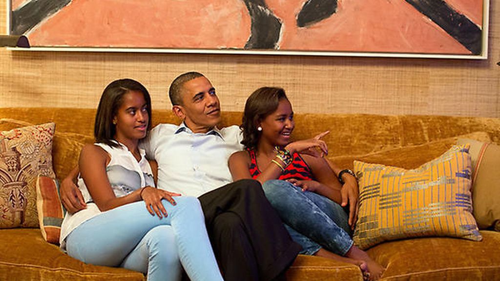 Obama ha visto el discurso de su mujer acompañado de sus hijas