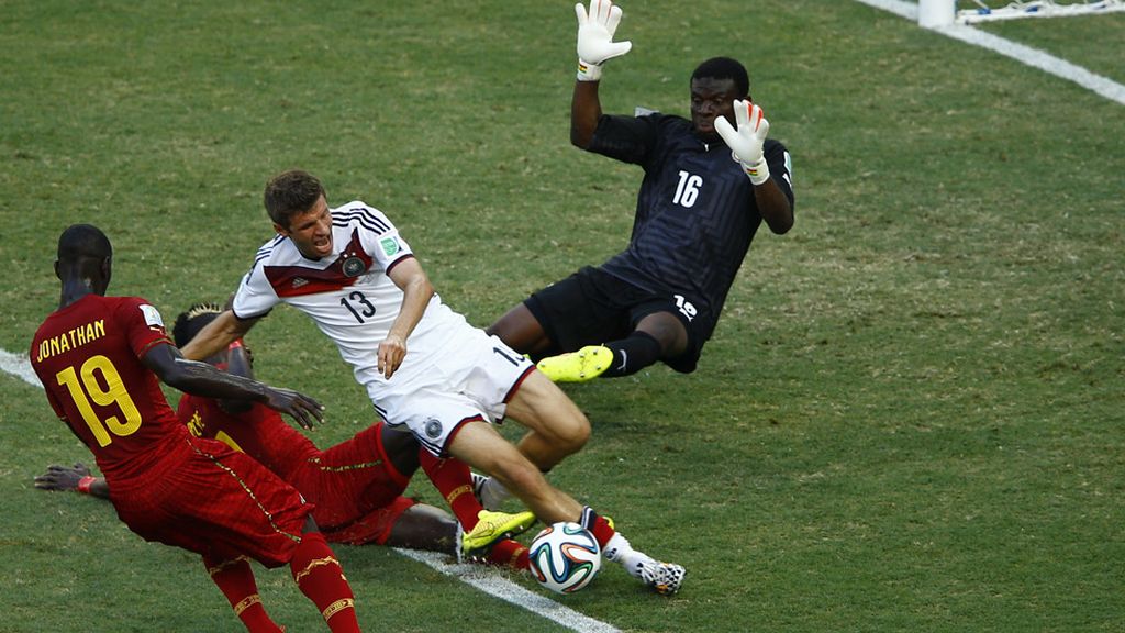 Müller lo intentó todo en la primera parte