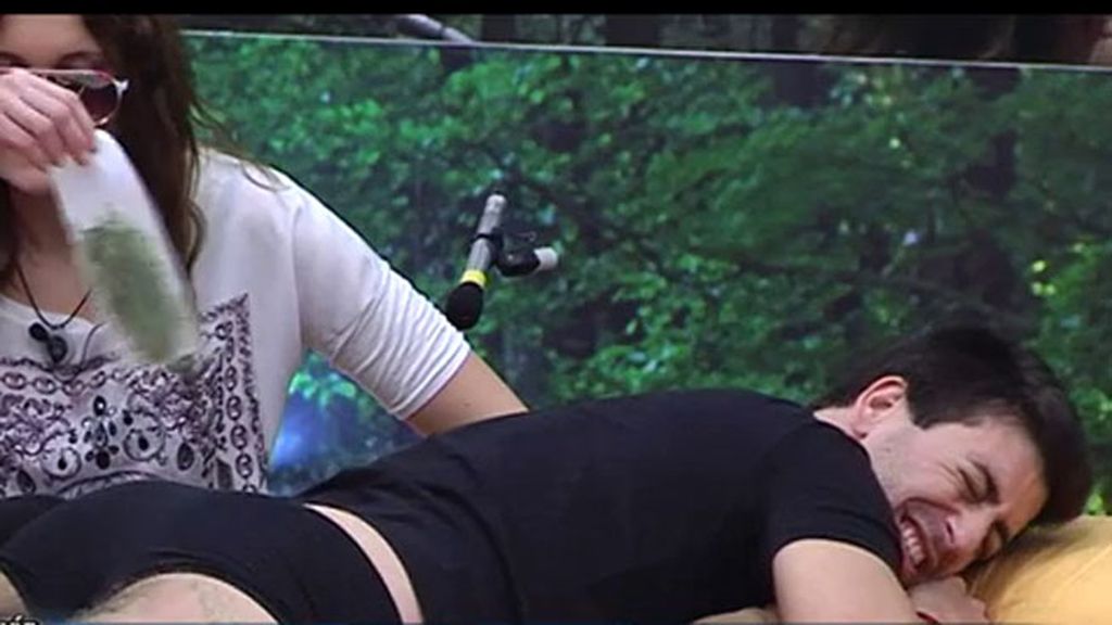 Las chicas disfrutaron de la sesión de depilación