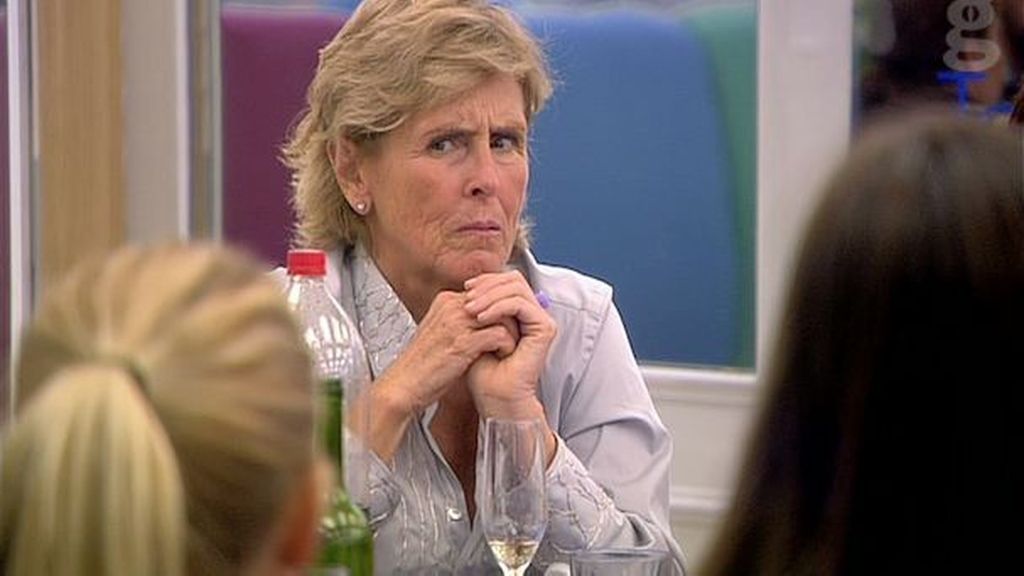 ¿A quién mira Mercedes?