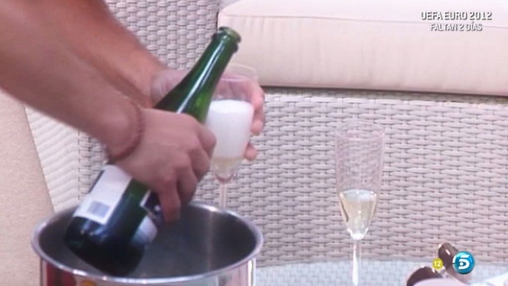 Fresas y champagne par acaldear el ambiente