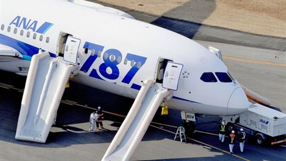 Un Boeing 787 aterriza de emergencia en Japón