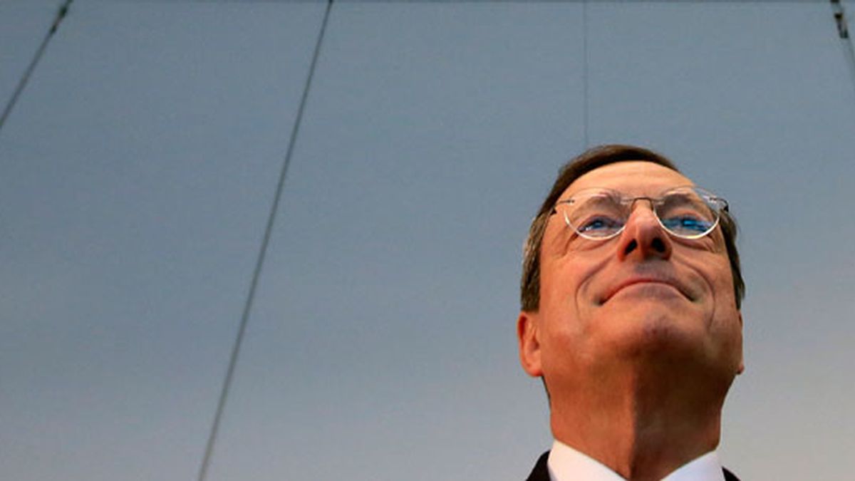 Draghi defiende en el Parlamento alemán el programa de compra de deuda