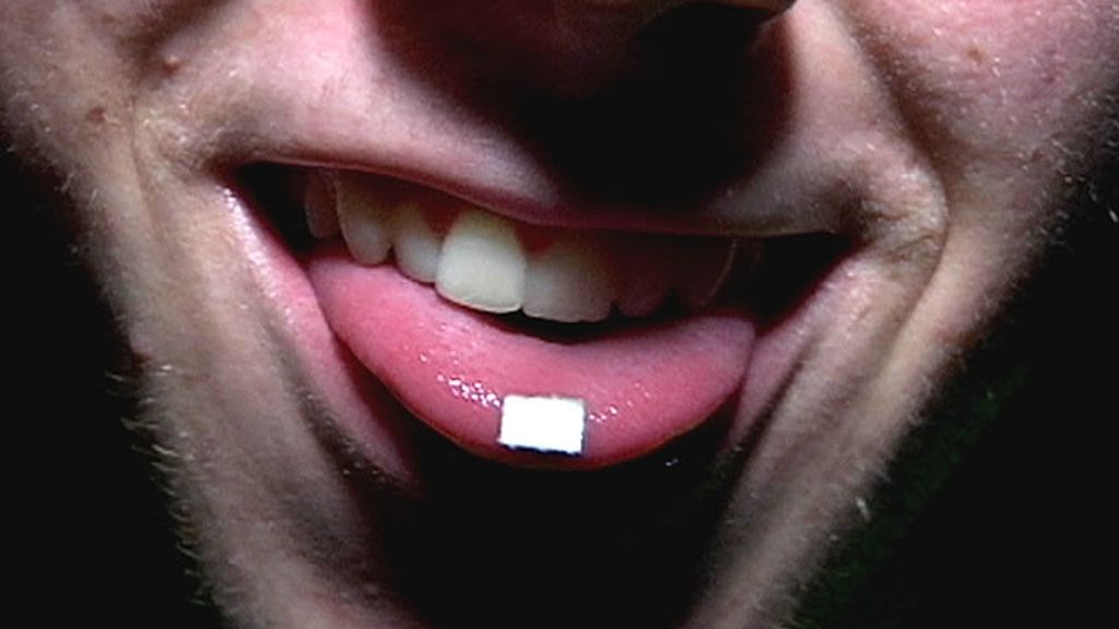 El LSD es éxtasis puro. Un par de gotas en un cartón lo convierten en un "tripi" o "ajo"