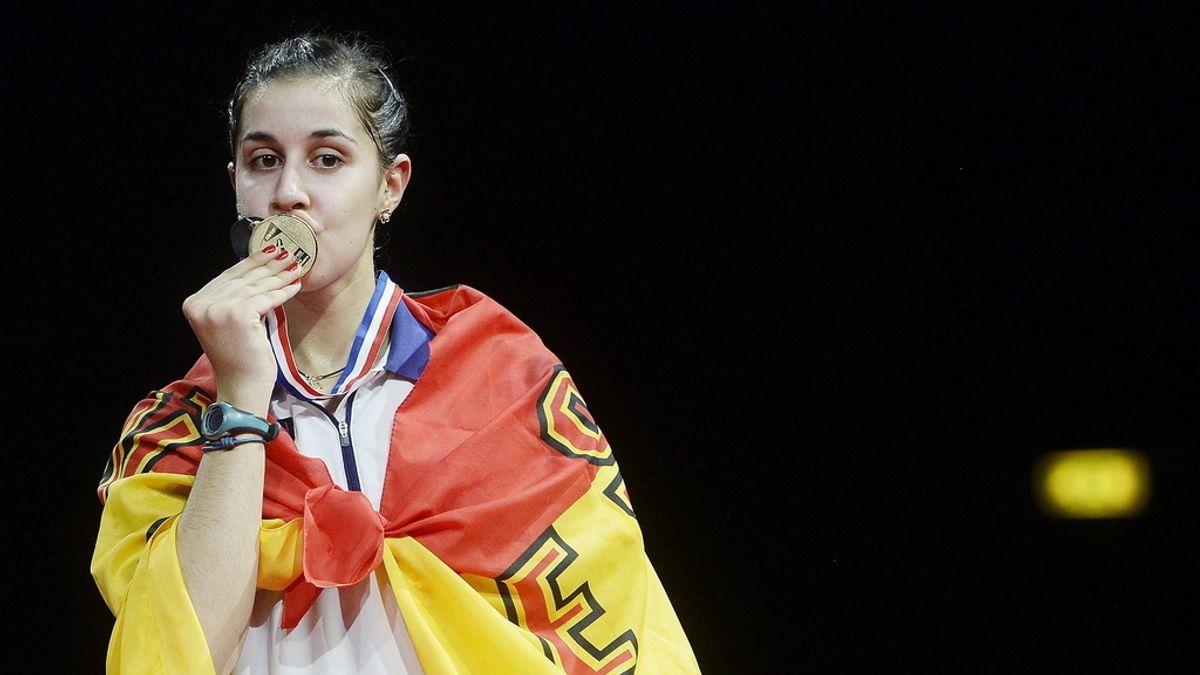 Carolina Marín celebra su victoria en el Mundial de Bádminton