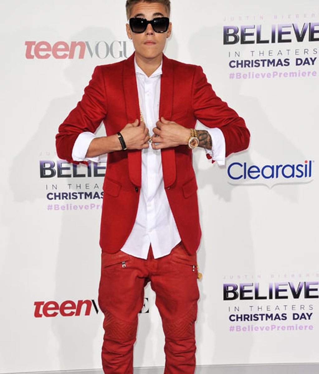 De rojo y oro en la premiere internacional de 'Justin Bieber's Believe'