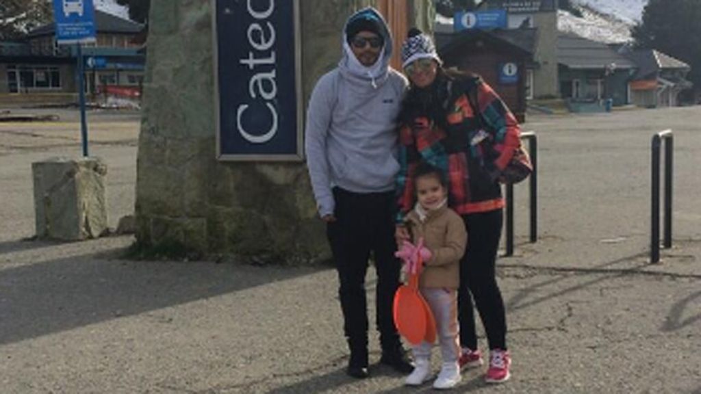 Banega, en la nieve con la familia