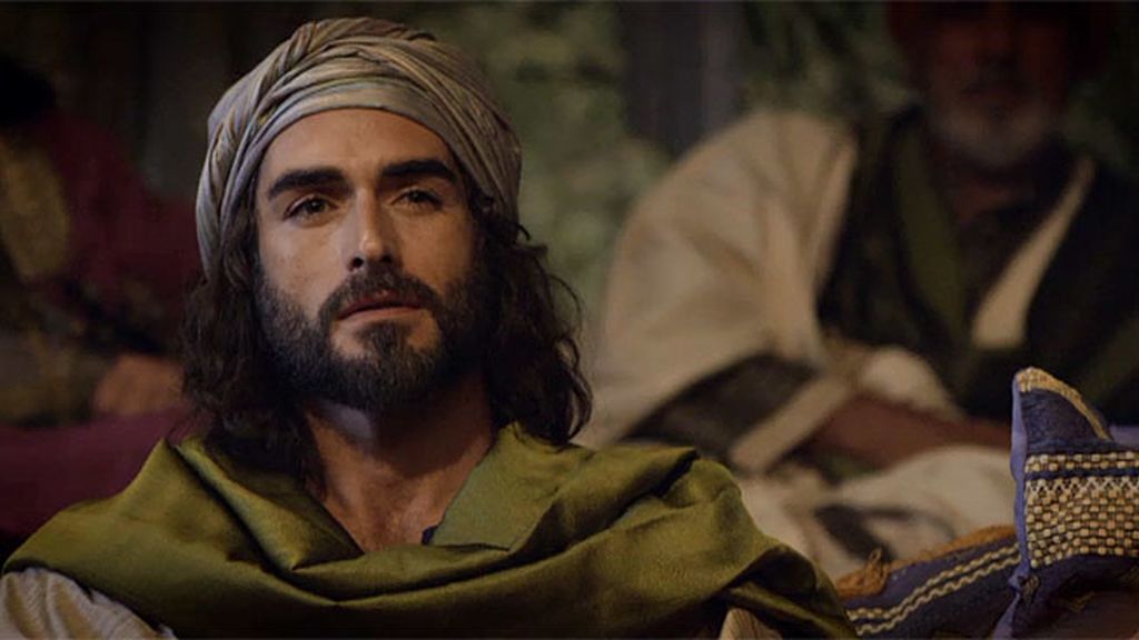 Magdalena llega a palacio tras la lapidación de su madre