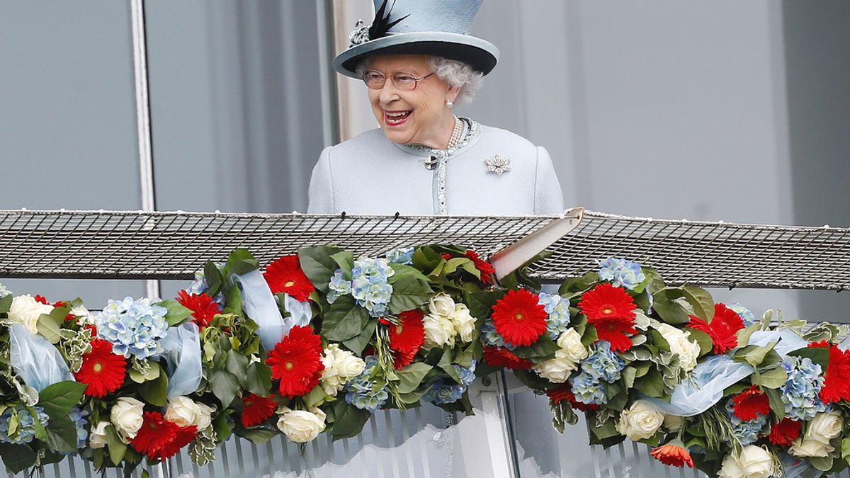 Isabel II cumple hoy 60 años como Reina de Inglaterra