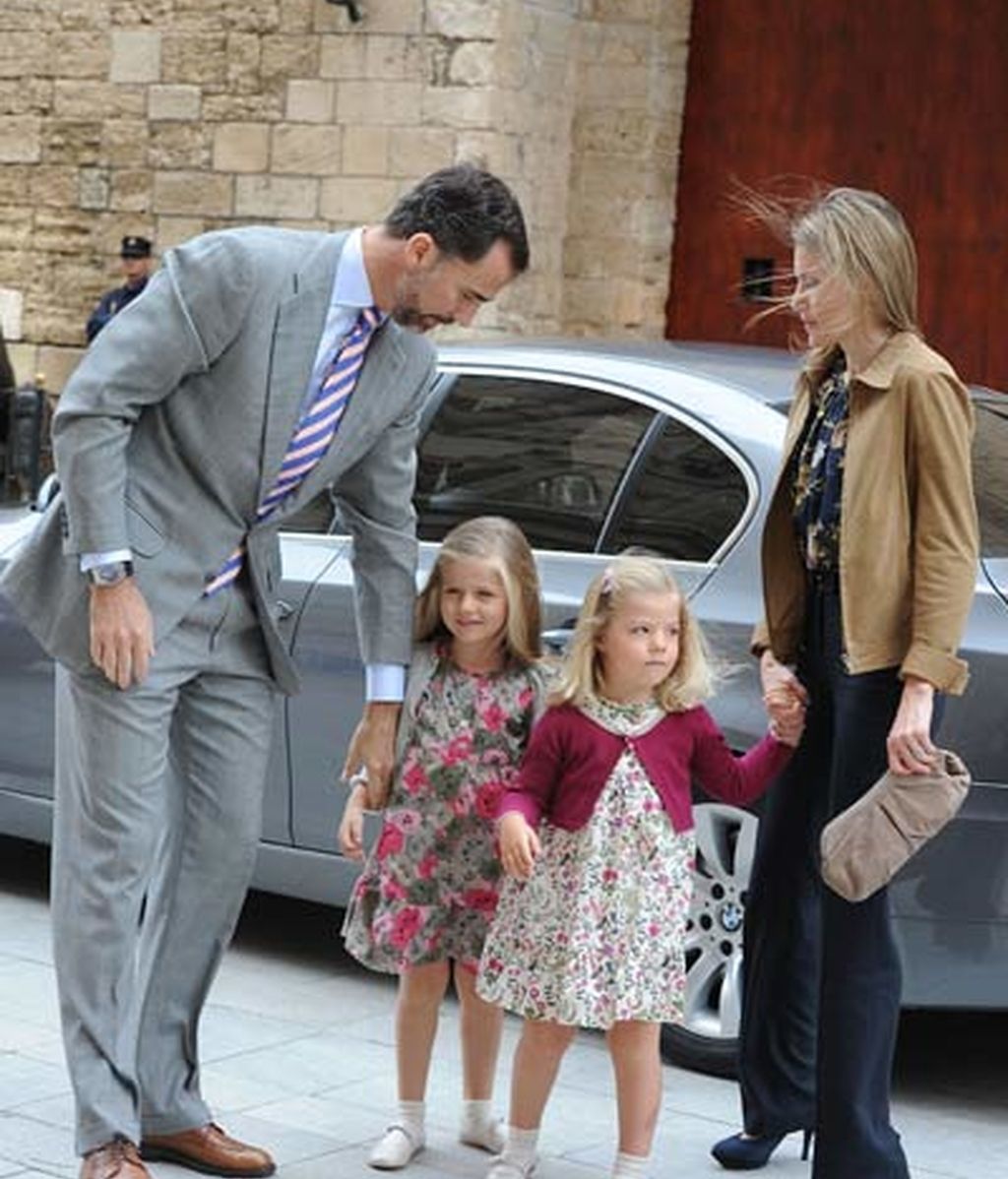 Los príncipes de Asturias y la reina Sofía, en la Misa de Resurrección